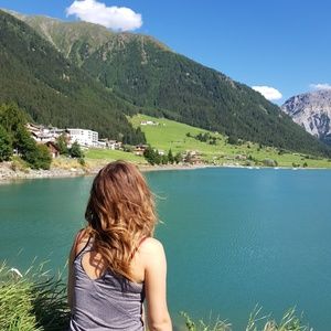 Meet your Posher, Claudia